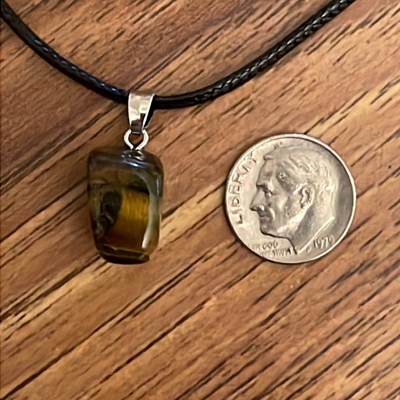 Elegant Black and Brown Tigers Eye Pendant Necklace - Picture 2 of 4